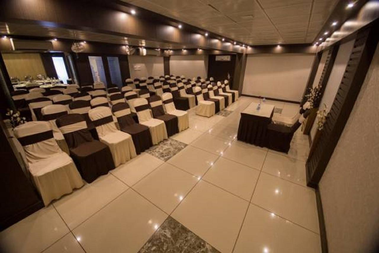 Anr Hotels ラクナウ エクステリア 写真